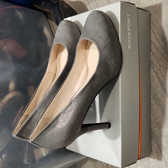 Platform Pumps - Picture 2 of 6